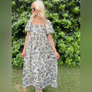 Beautiful Blue and White Hayden Summer Midi Dress NMT